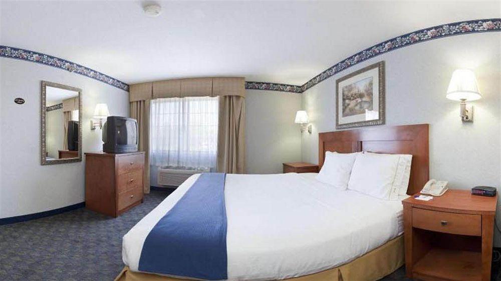 Comfort Inn&Suites Napoleon Eksteriør bilde