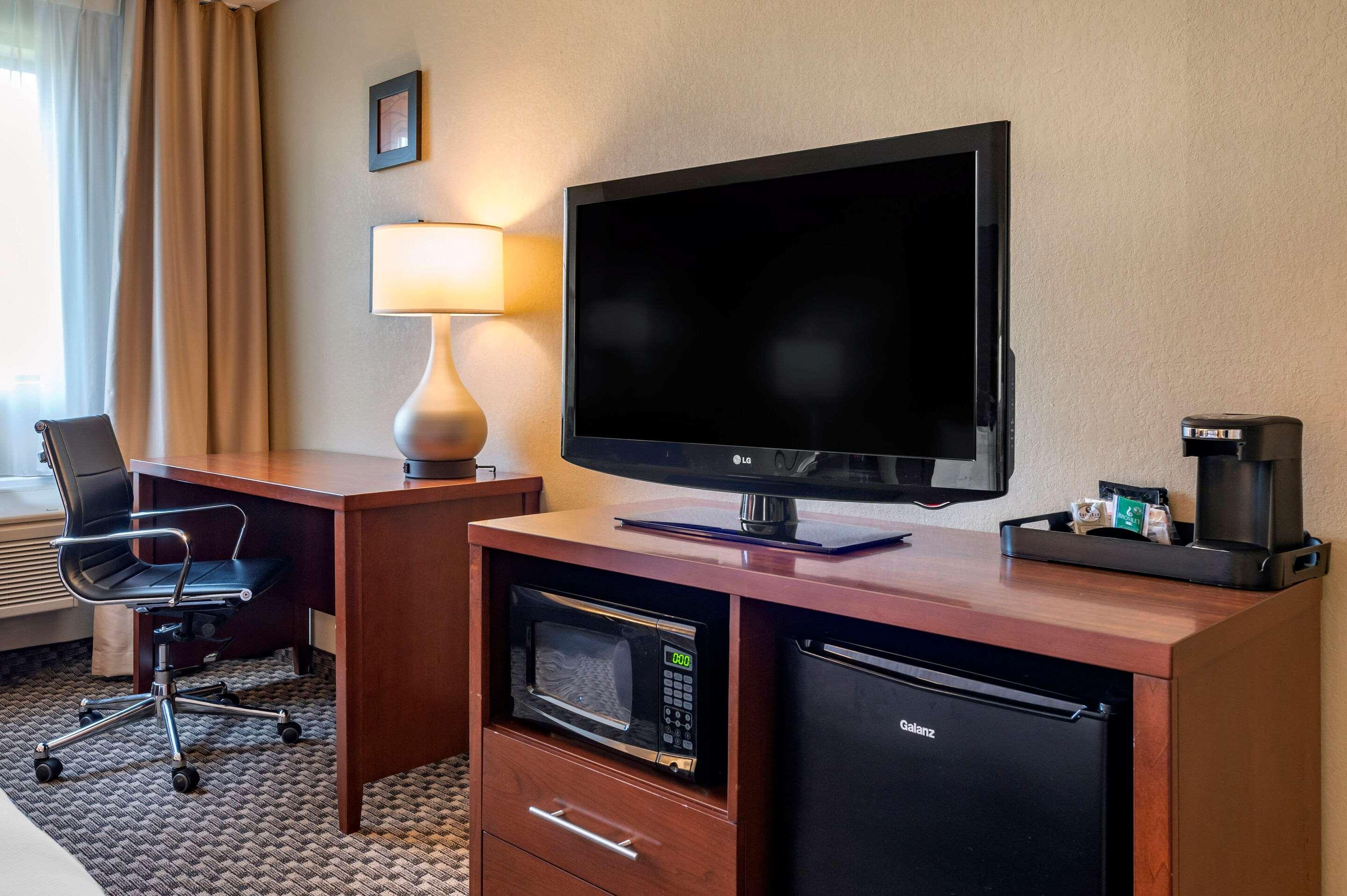 Comfort Inn&Suites Napoleon Eksteriør bilde