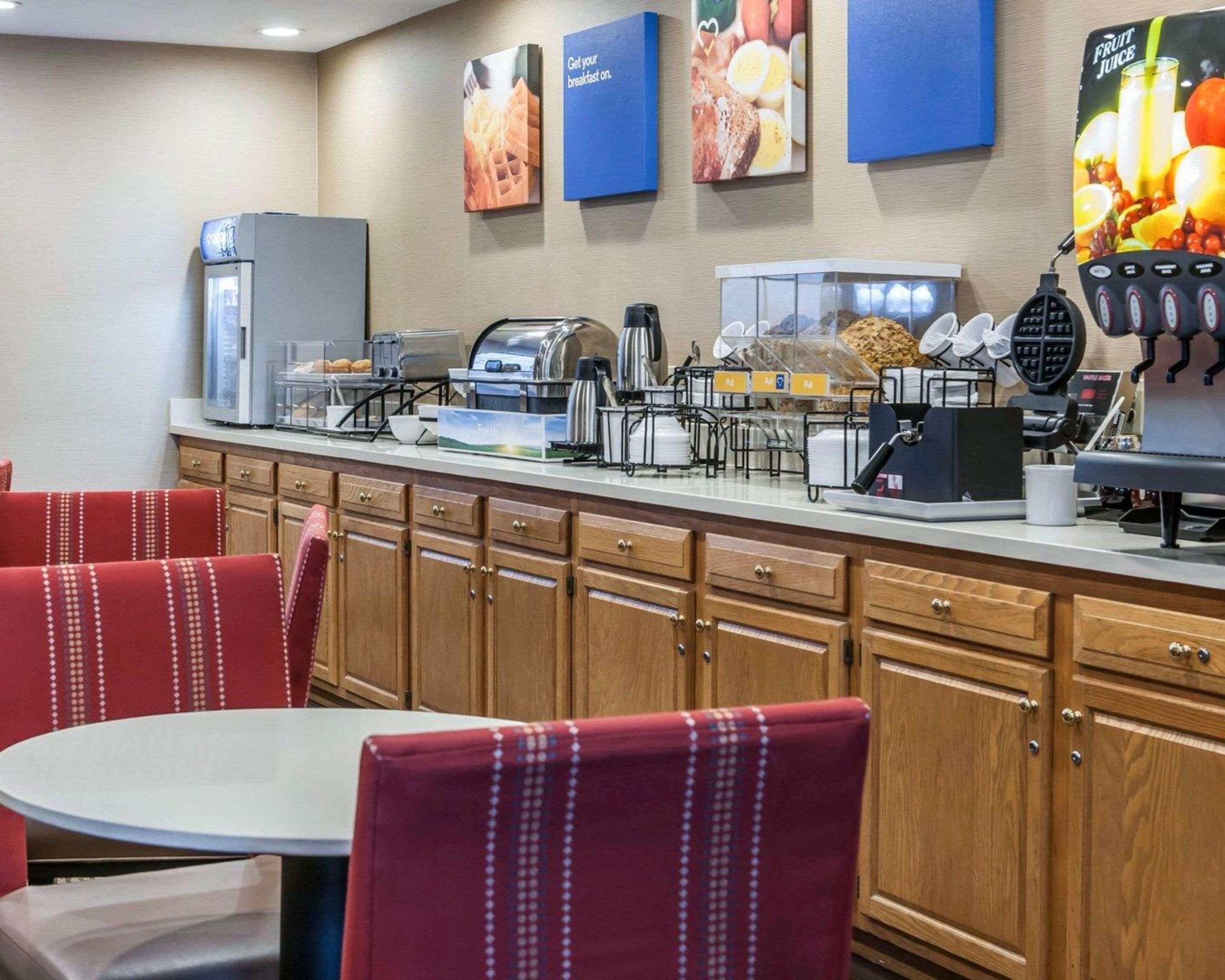 Comfort Inn&Suites Napoleon Eksteriør bilde